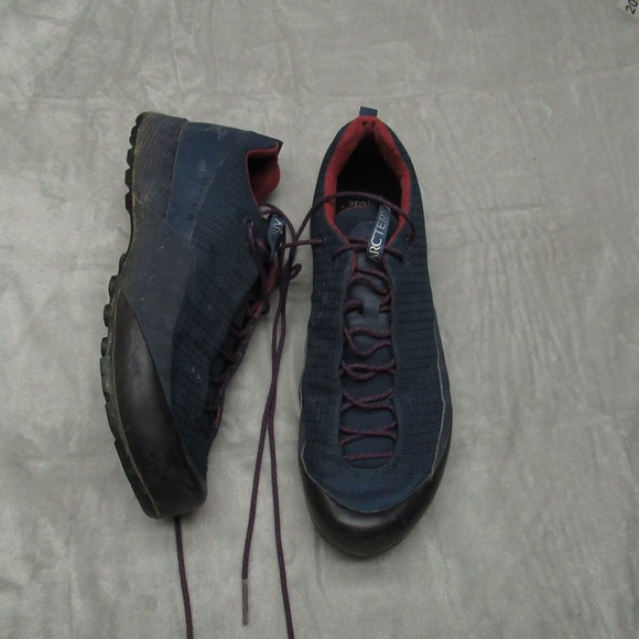 Arcteryx Men 9 Approach Shoes Blue Climbing Konseal FL Trail Running Lightweight